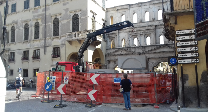 Porta Borsari Lavori Cantieri Acque Veronesi Aprile 2022