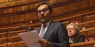 Vandalismi in piazza, Gelmetti: «Chi organizza garantisca i danni»