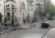 Cassonetti a fuoco e petardi; studenti creano il caos al ‘Giorgi’ in Veronetta / VIDEO