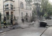Cassonetti incendiati al Giorgi, 21 denunce: sequestrati coltello e manganello